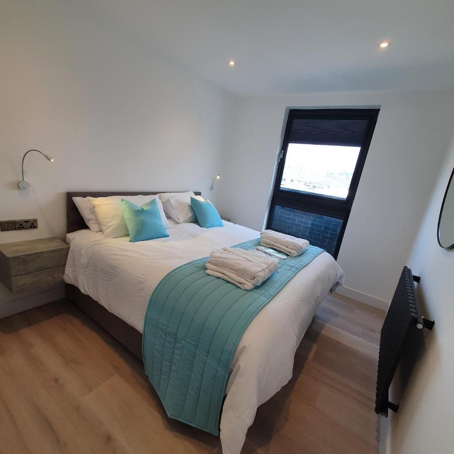 Central Penthouse With Hot Tub & Views 24 Cheltenham Exterior photo