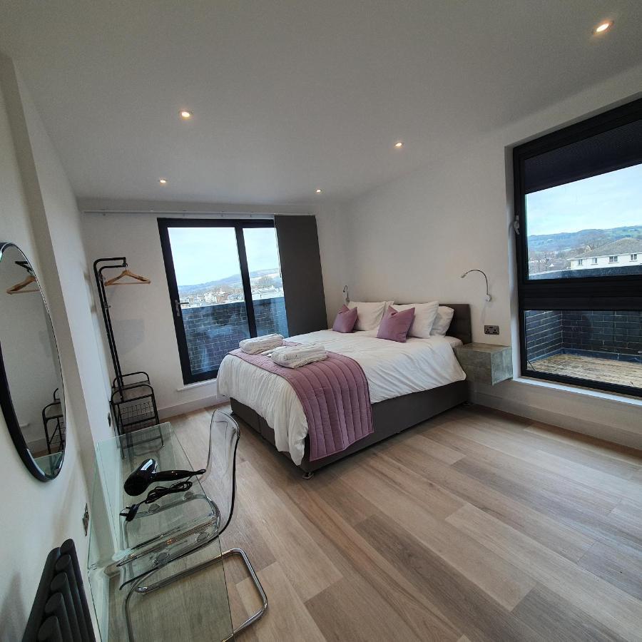 Central Penthouse With Hot Tub & Views 24 Cheltenham Exterior photo