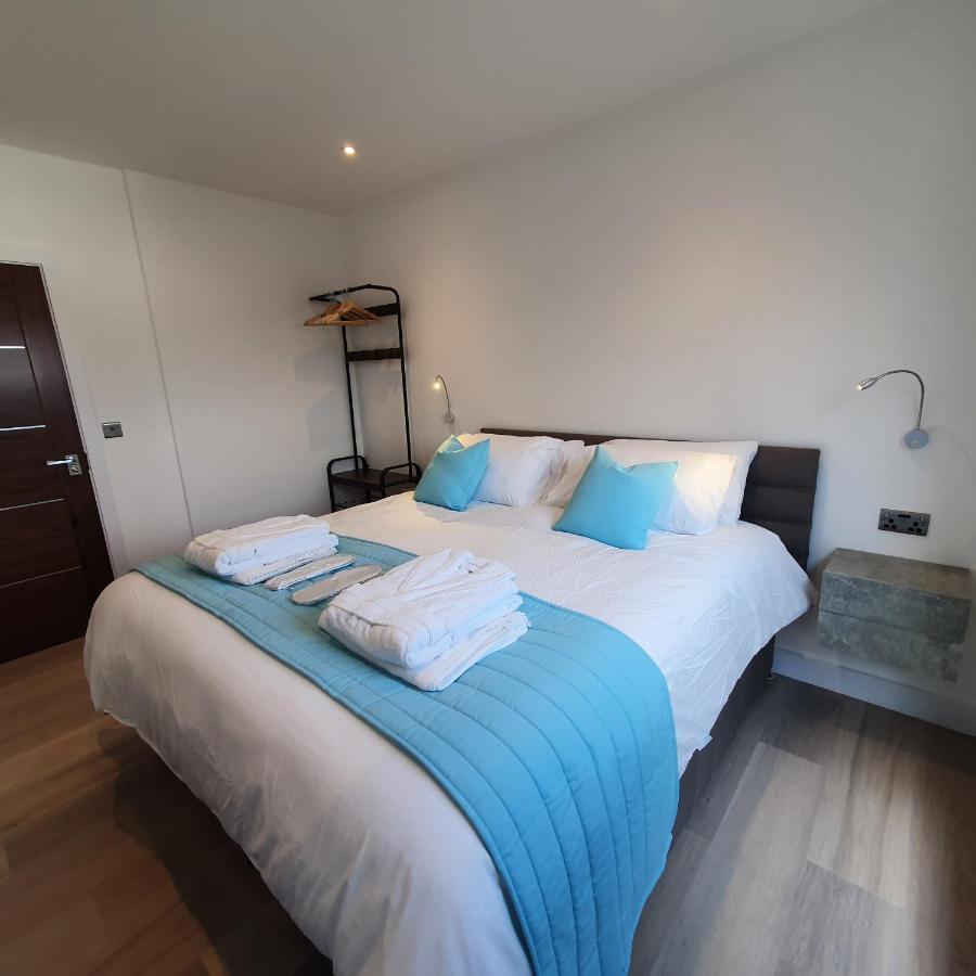 Central Penthouse With Hot Tub & Views 24 Cheltenham Exterior photo